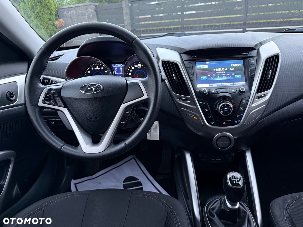 Hyundai Veloster 1.6 Premium - 28