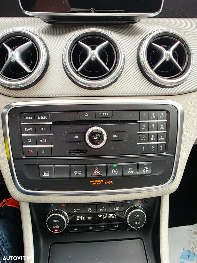 Mercedes-Benz GLA 250 4MATIC 7G-DCT AMG Line - 25