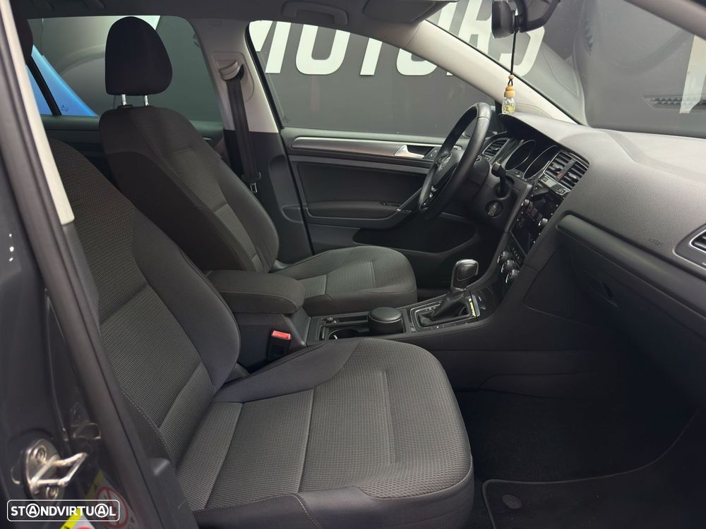 VW Golf 1.6 TDI Confortline DSG - 25