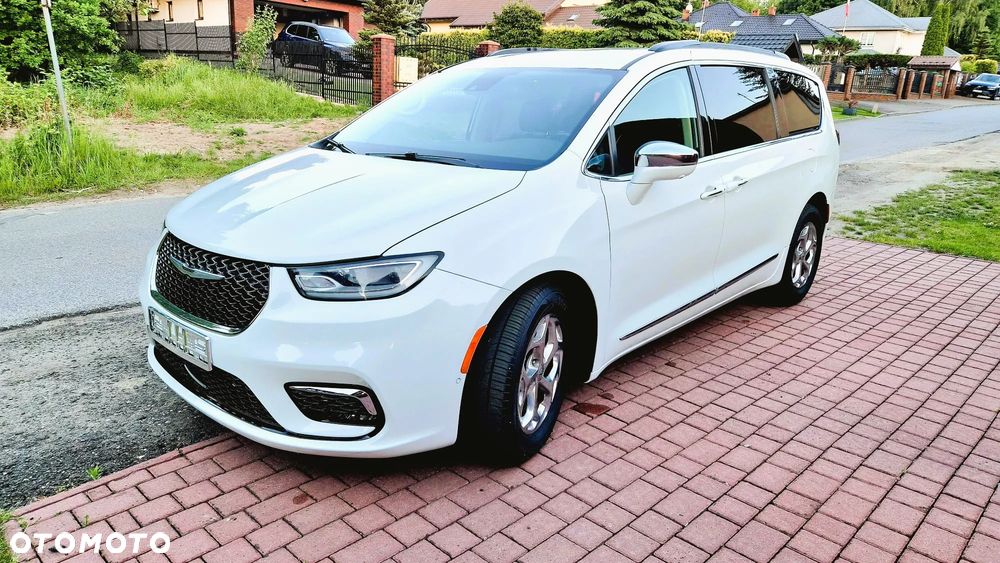 Chrysler Pacifica - 1