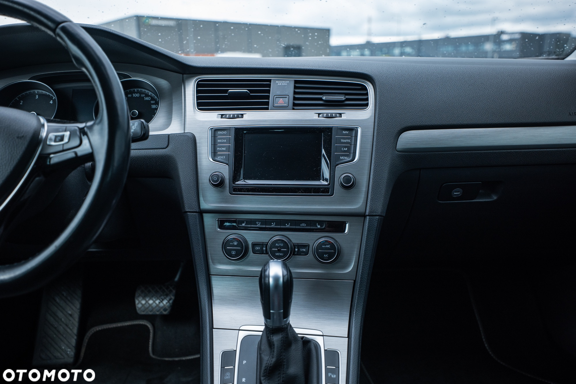 Volkswagen Golf - 17