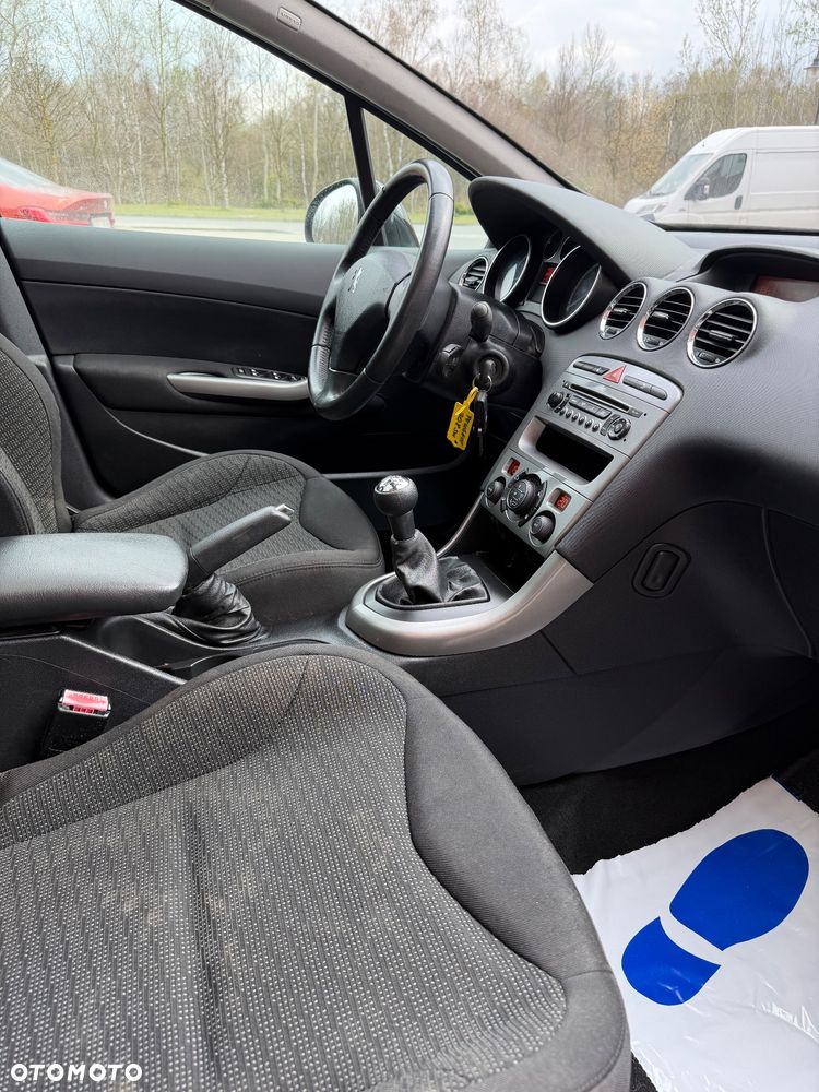 Peugeot 308 1.6 Trendy Navtech - 38