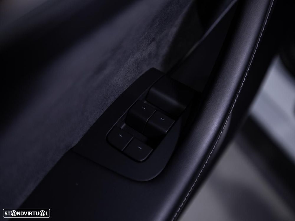 Tesla Model Y RWD - 17