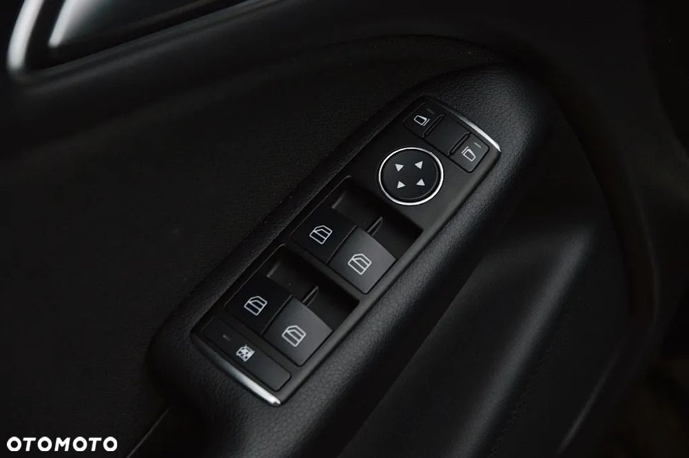 Mercedes-Benz Klasa B 180 BlueEFFICIENCY Edition - 26