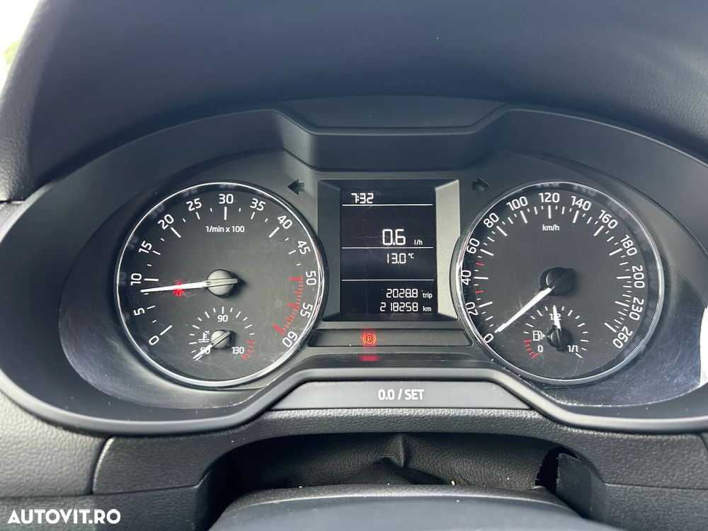 Skoda Octavia 1.6 TDI AMBITION - 7