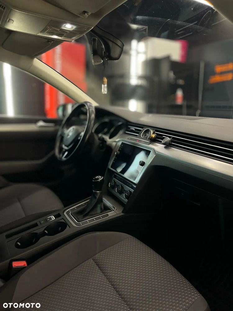 Volkswagen Passat 1.6 TDI BMT Comfortline - 6