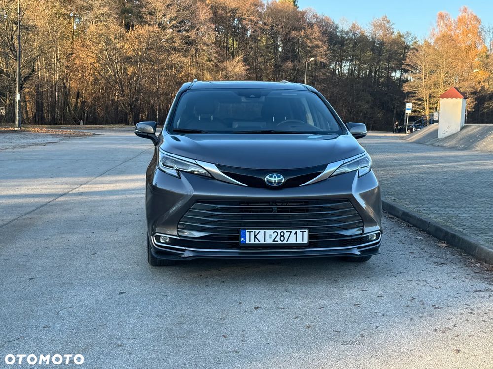 Toyota Sienna - 5