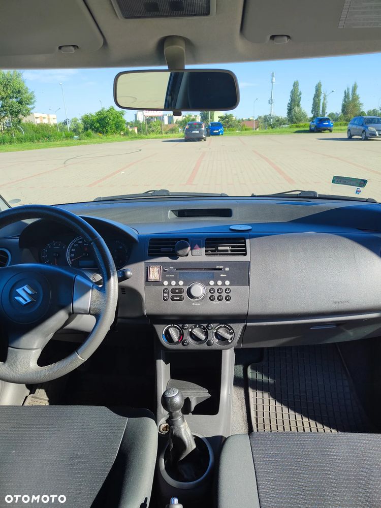 Suzuki Swift - 6