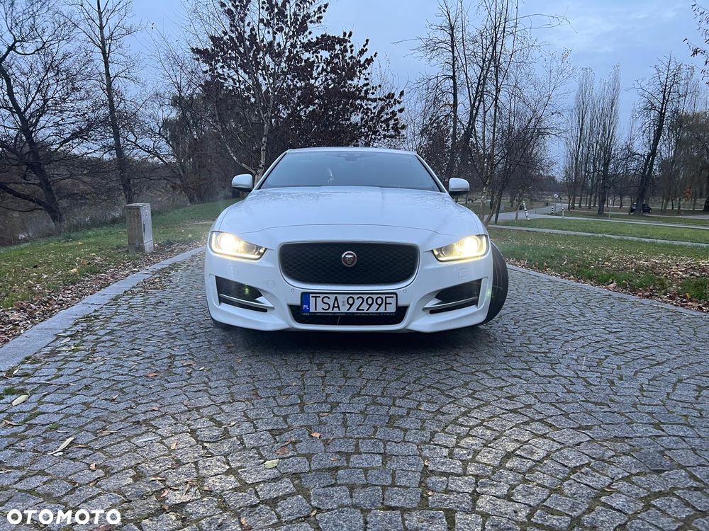 Jaguar XE 20d R-Sport - 4