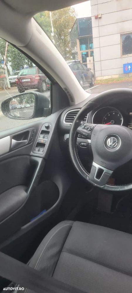 Volkswagen Golf - 6