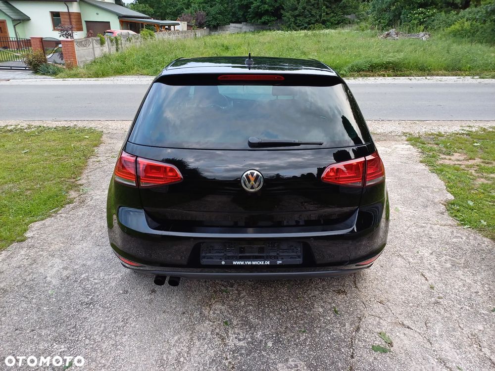 Volkswagen Golf - 6