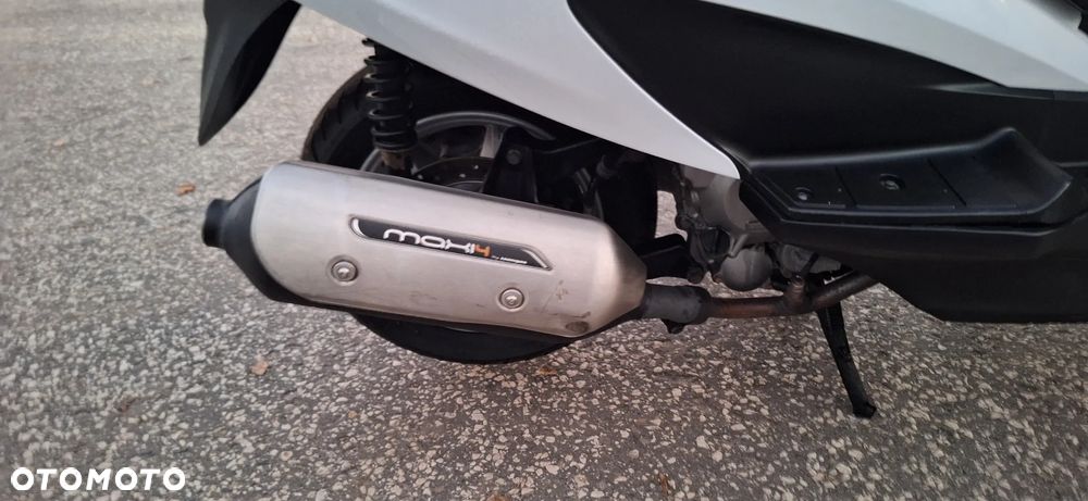 Suzuki Burgman - 17