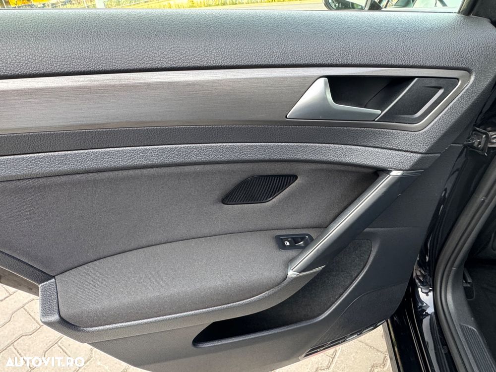 Volkswagen Golf 2.0 BlueTDI DSG Comfortline - 30