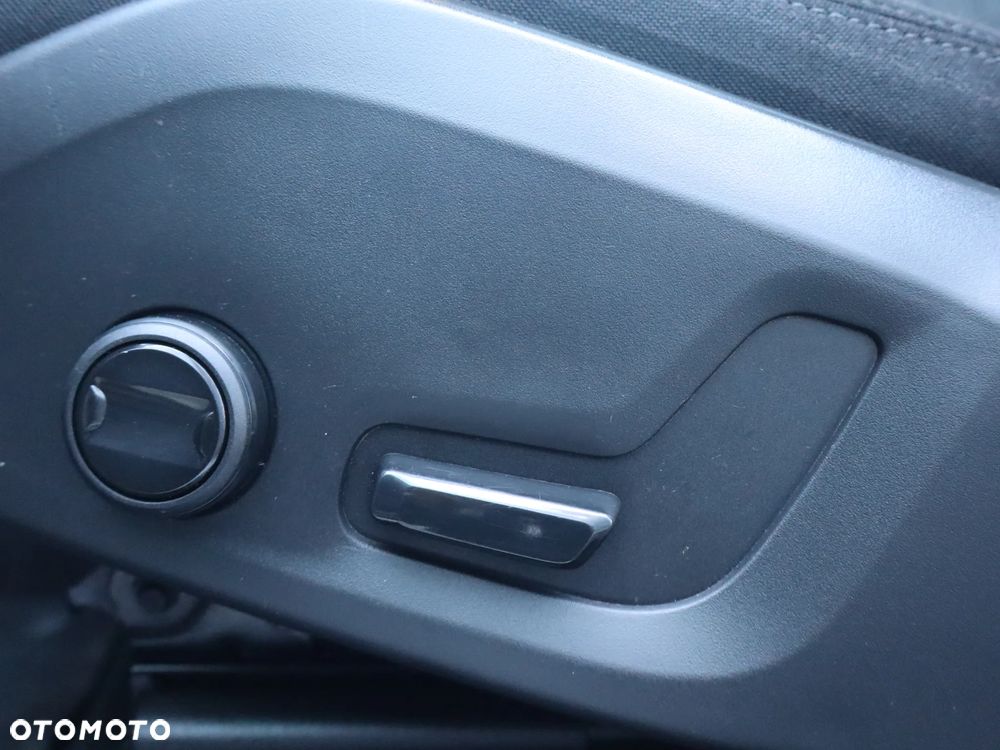 Volvo XC 60 T6 Plug-In Hybrid AWD Core - 20