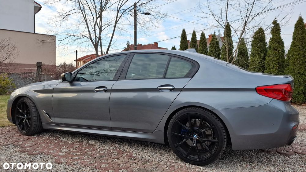BMW Seria 5 M550i xDrive - 14