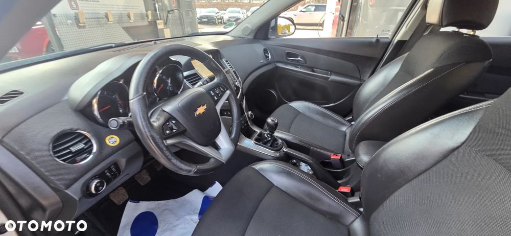 Chevrolet Cruze 1.4 T LTZ - 33