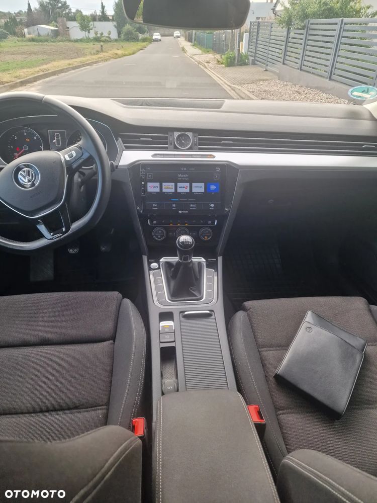 Volkswagen Passat Variant 2.0 TDI (BlueMotion Technology) Comfortline - 10