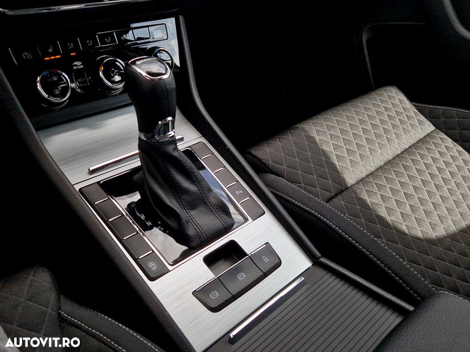 Skoda Superb 2.0 TDI DSG Ambition - 18