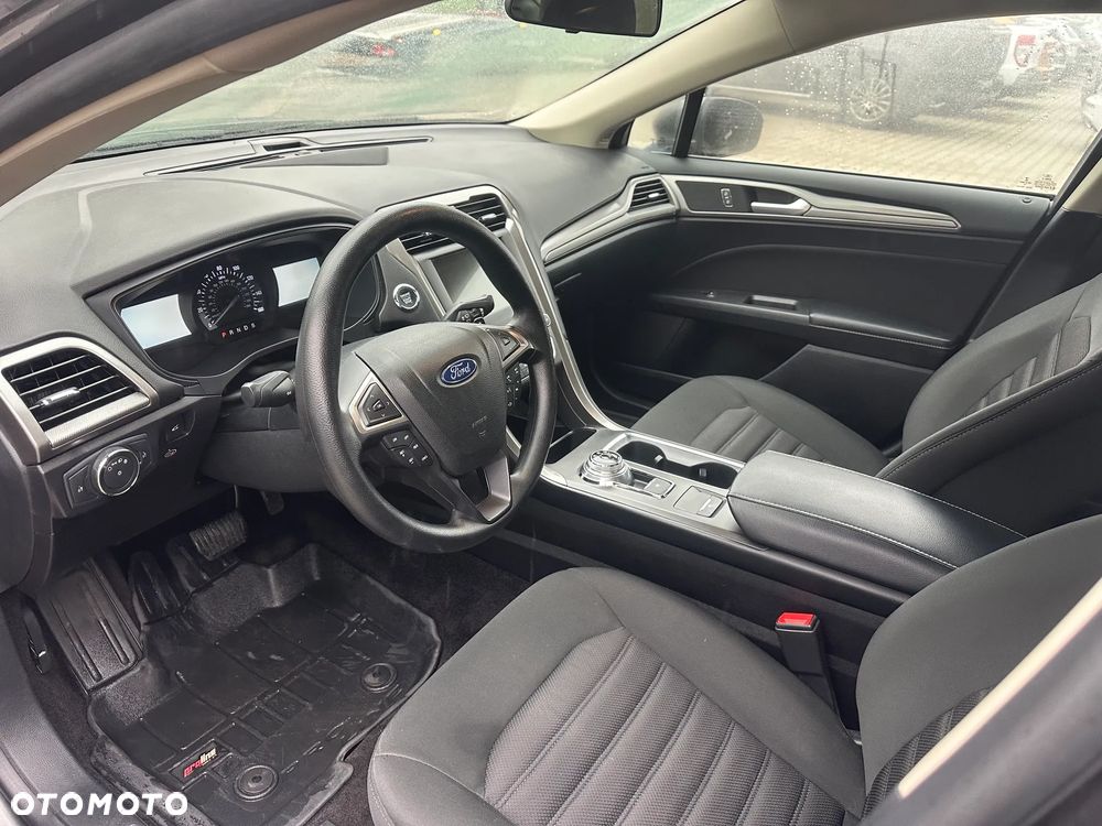 Ford Fusion - 11