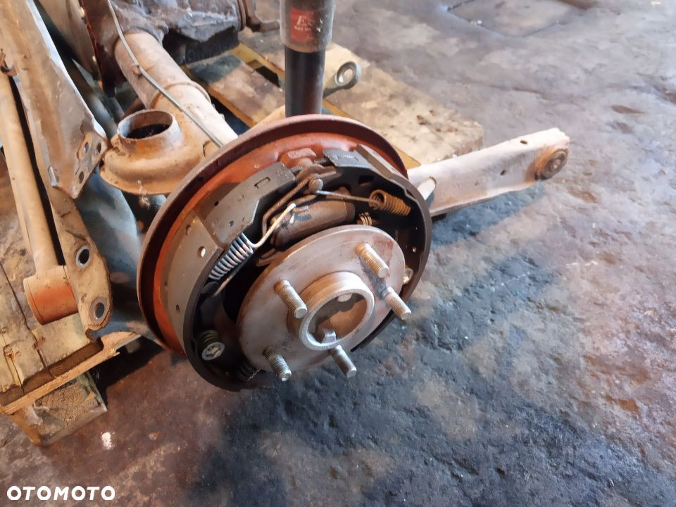 PONTIAC FIREBIRD 3 gen 3rd 82–92 most tyl tylny dyferencjal 3.23 camaro chevrolet 2.5 2.8 3.1 v6 3.8 5.0 v8 5.7 rear diff differential 1982 1983 1984 1985 1986 1987 1988 1989 1990 1991 1992 - 3