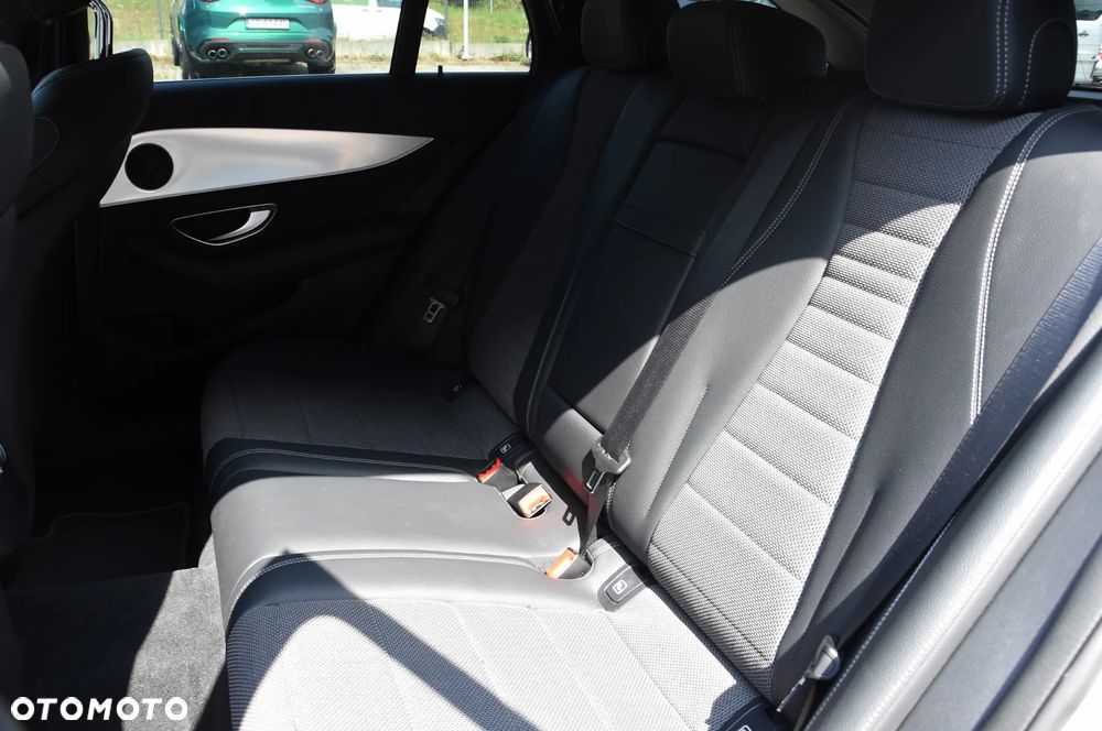 Mercedes-Benz Klasa E 220 d 4Matic All-Terrain 9G-TRONIC Avantgarde - 16