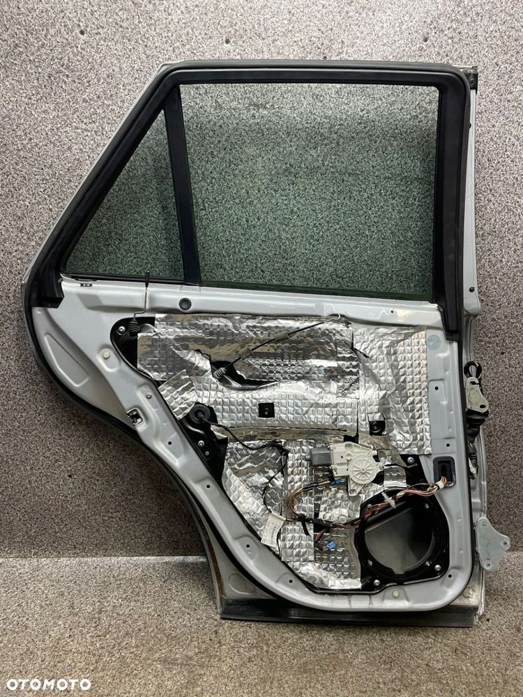 Drzwi lewy tyl tylne srebrne C775 775U Mercedes W164 ML - 9
