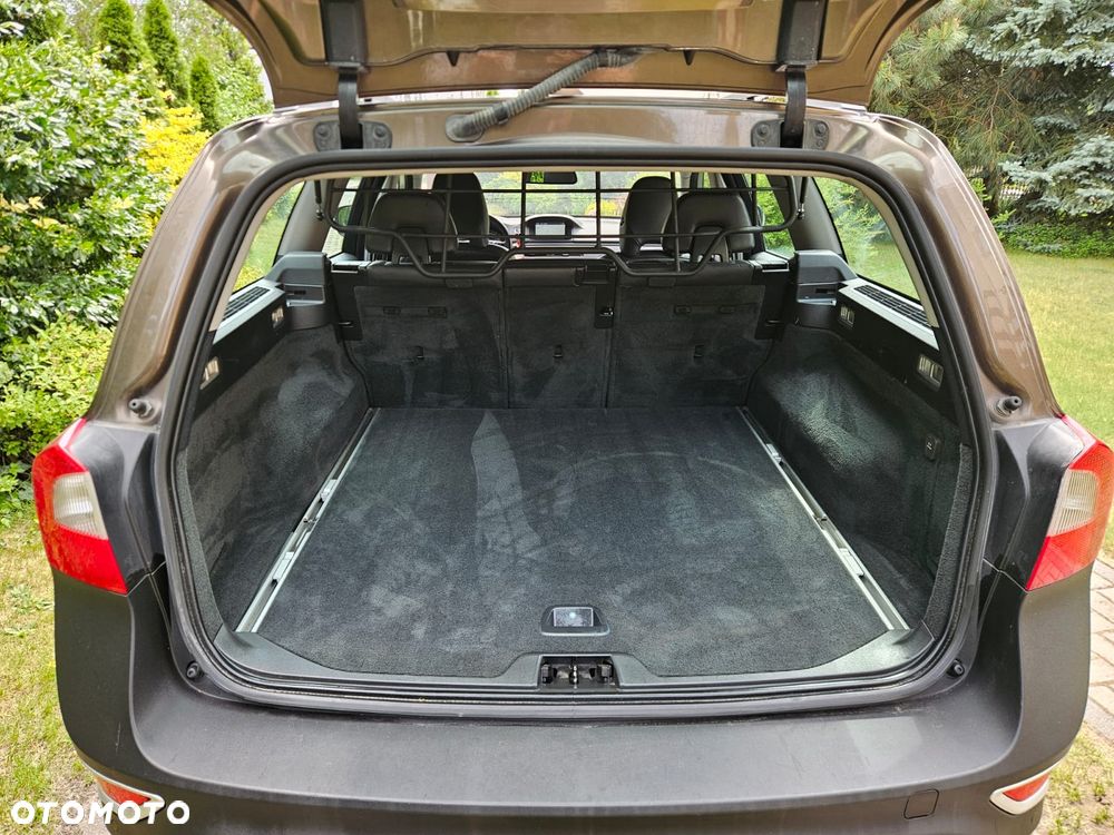 Volvo XC 70 2.4D AWD Summum - 24