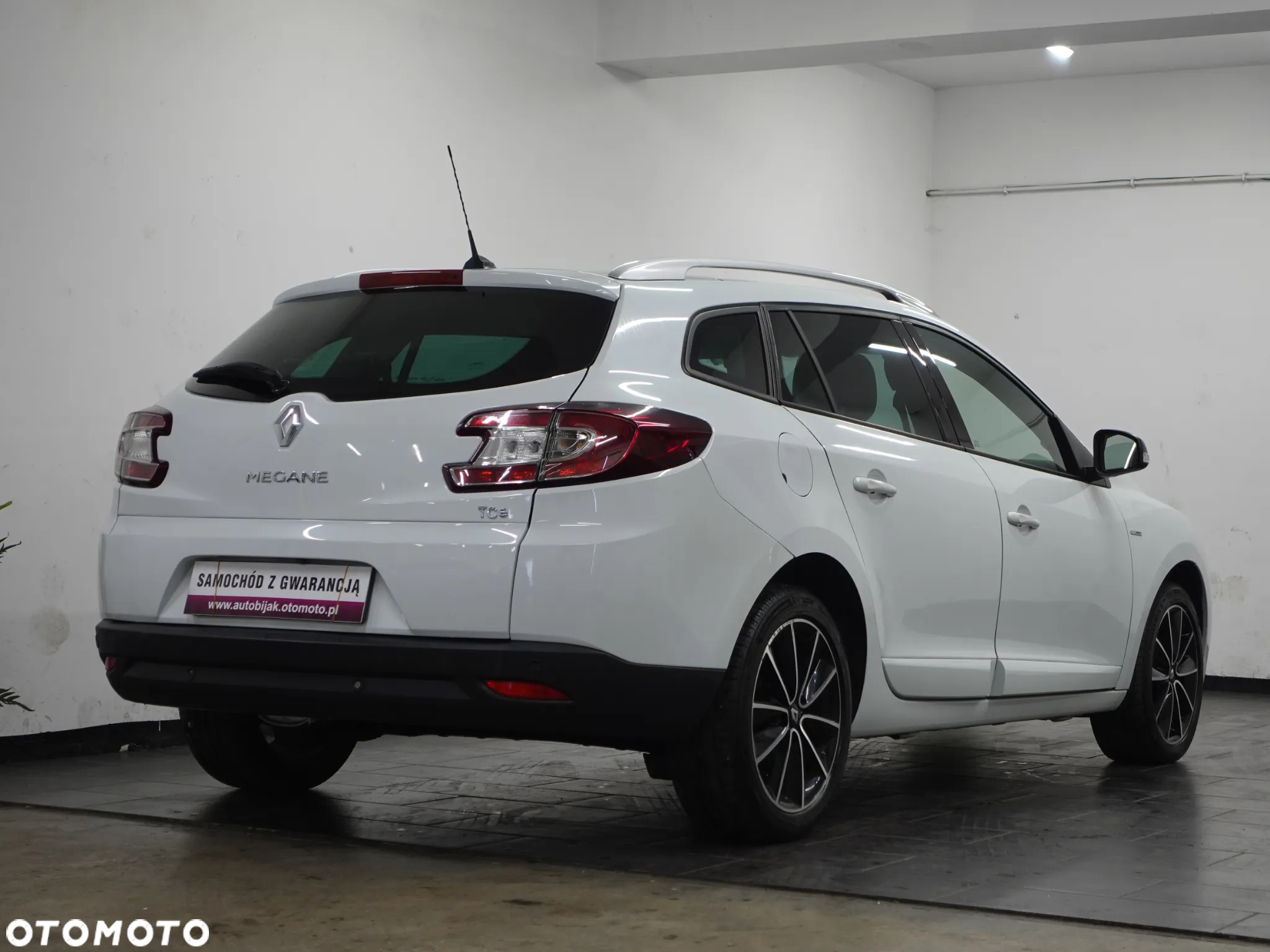 Renault Megane Grandtour ENERGY TCe 115 Start & Stop Bose Edition - 8