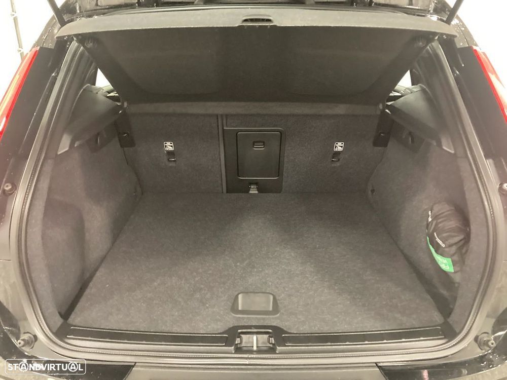 Volvo XC 40 Recharge 69 kWh Single Motor Core - 32