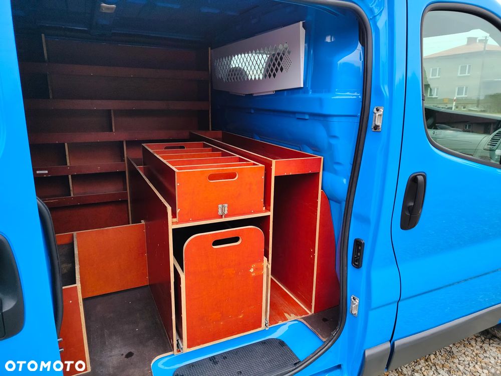 Renault TRAFIC - 8