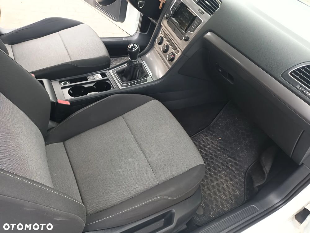 Volkswagen Golf 1.2 TSI BMT Trendline - 17