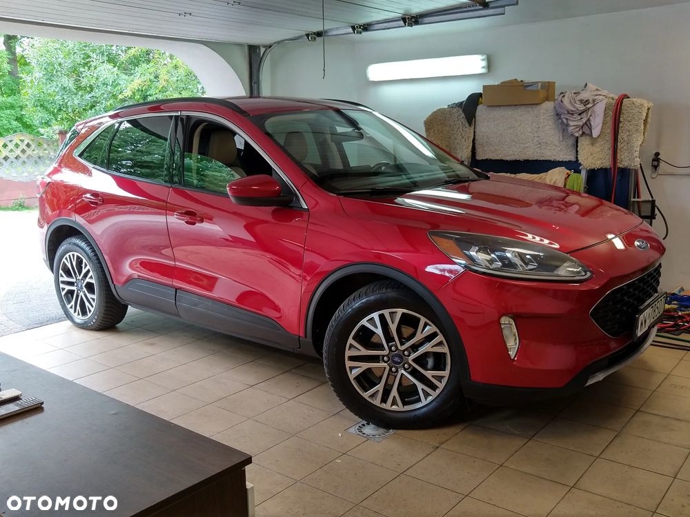 Ford Kuga - 1