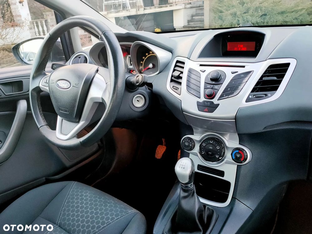 Ford Fiesta 1.25 Champions Edition - 9