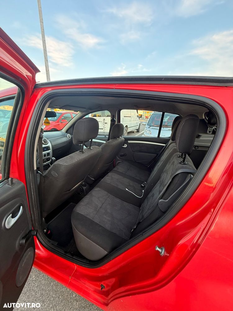 Dacia Sandero - 5