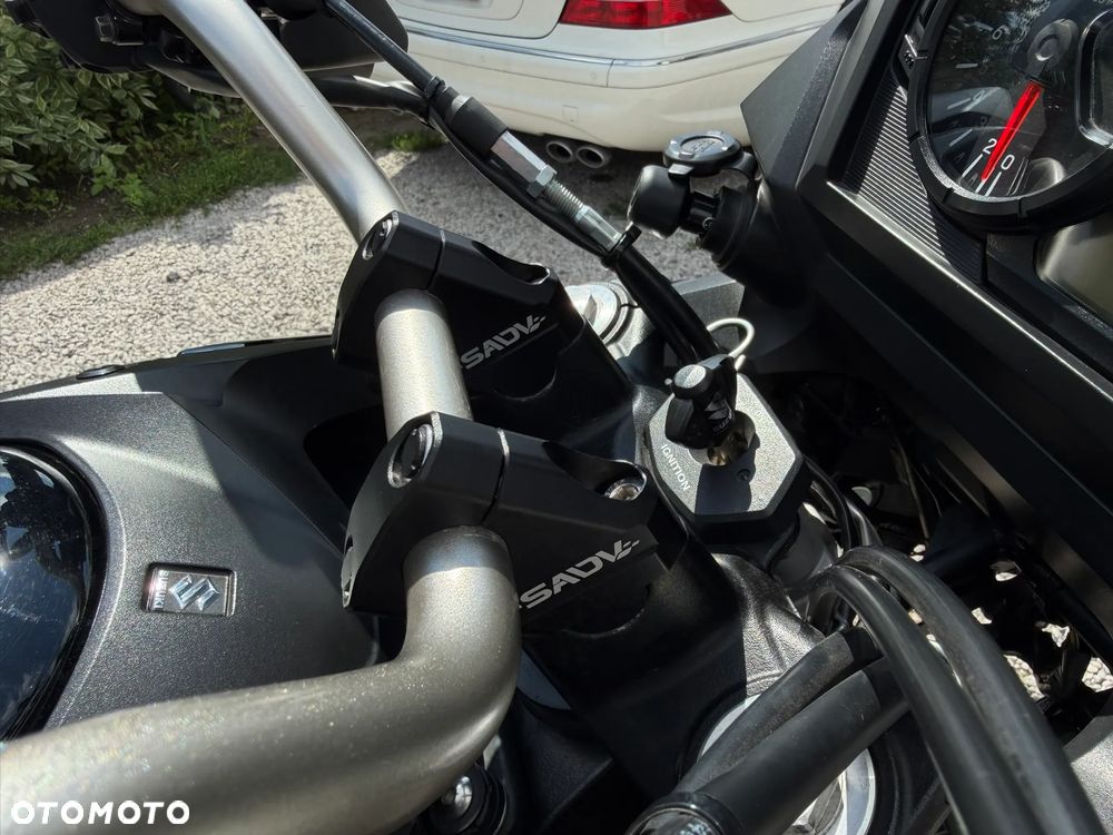 Suzuki V-STROM - 18