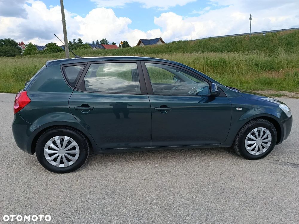 Kia Ceed - 7