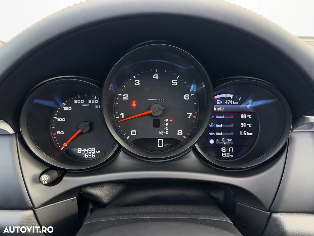 Porsche Macan Standard - 12