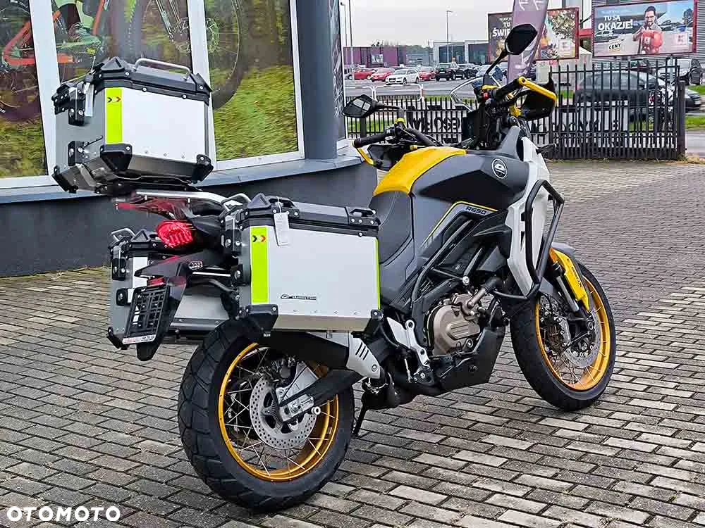 QJMOTOR SVT 650X - 18