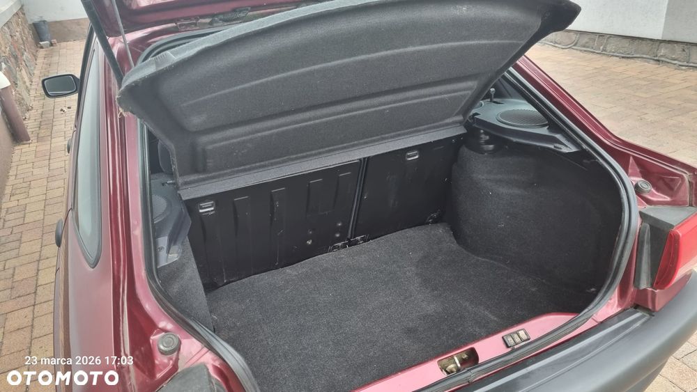 Ford Escort 1.3 CL - 11