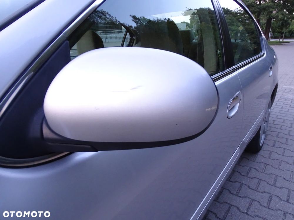 Nissan Maxima 2.0 Comfort - 38