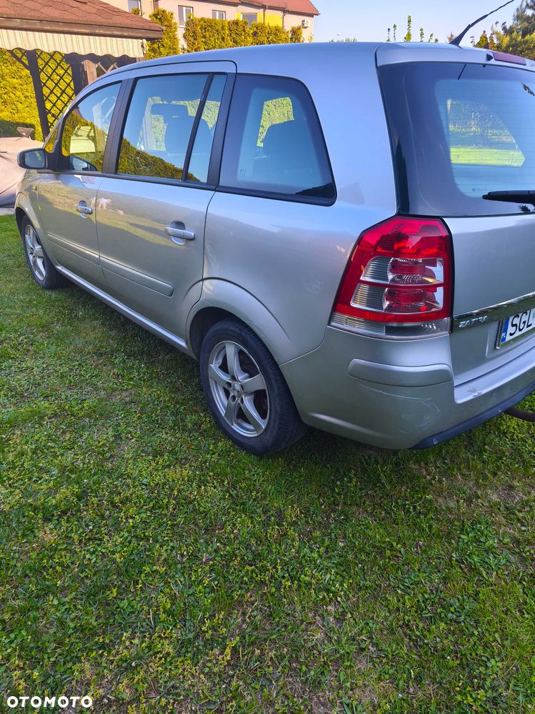 Opel Zafira - 2