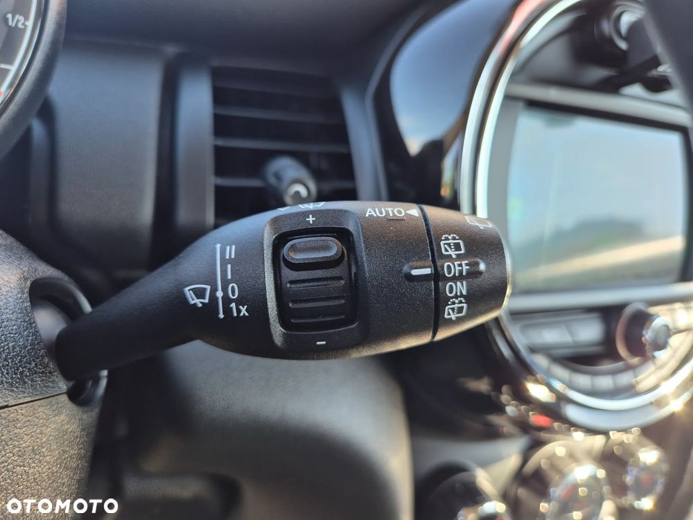 MINI ONE 60 Years - 31