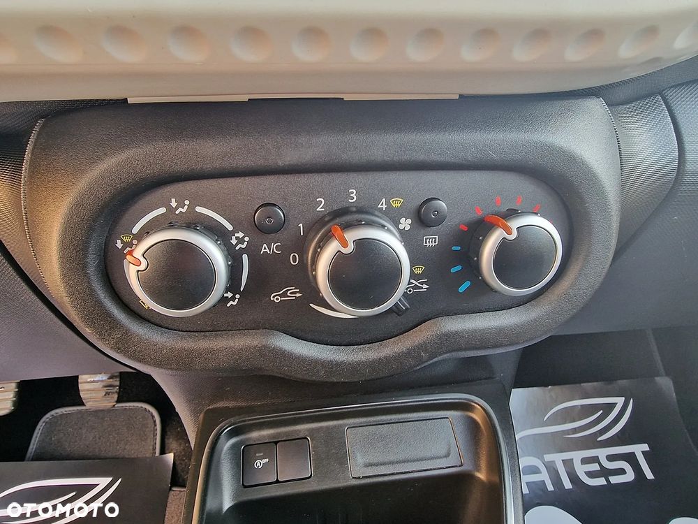 Renault Twingo SCe 75 INTENS - 15