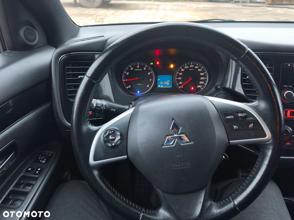 Mitsubishi Outlander 2.0 2WD Plus - 5