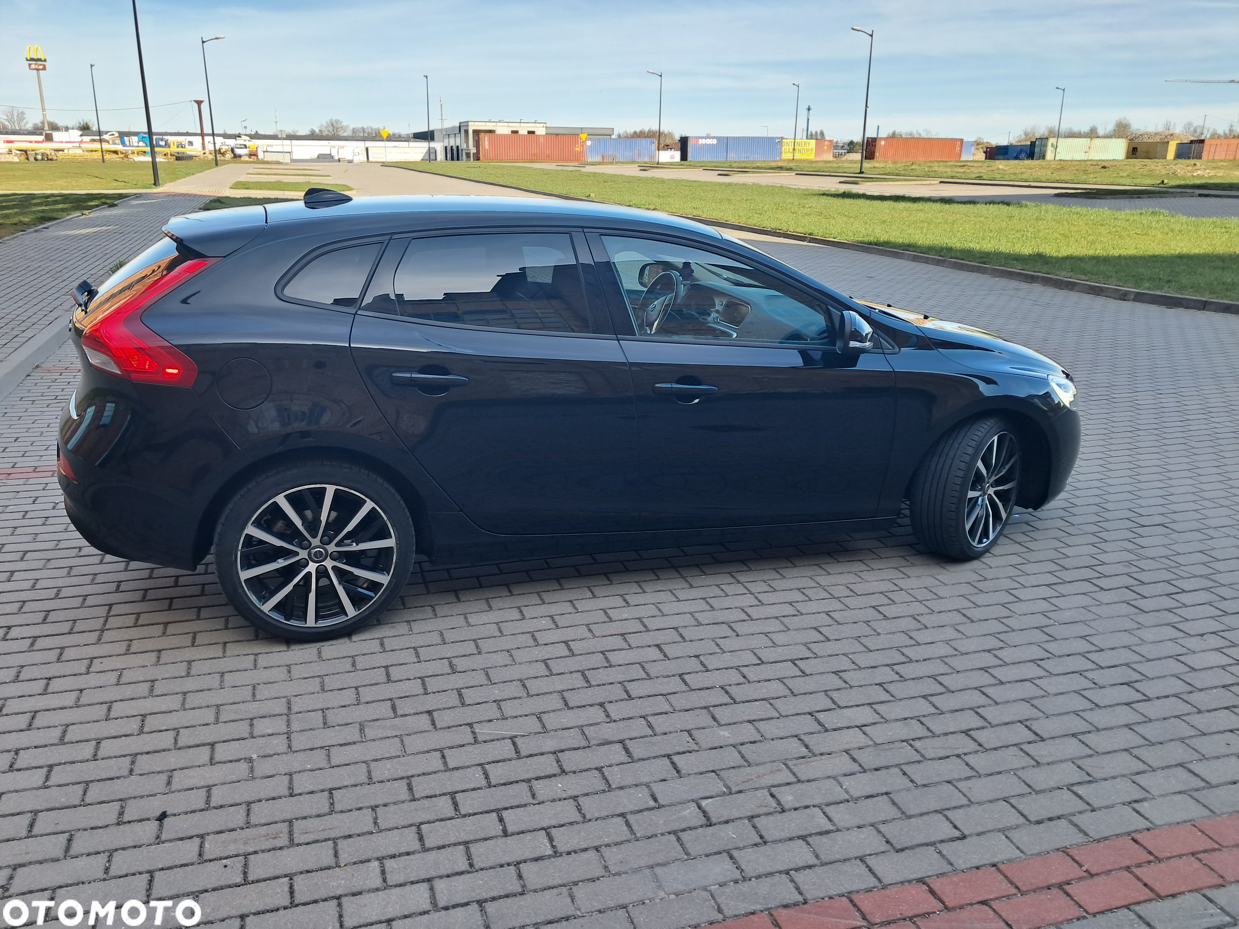 Volvo V40 T2 Momentum - 2