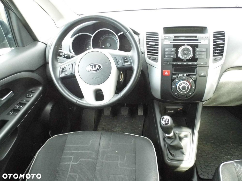 Kia Venga - 8