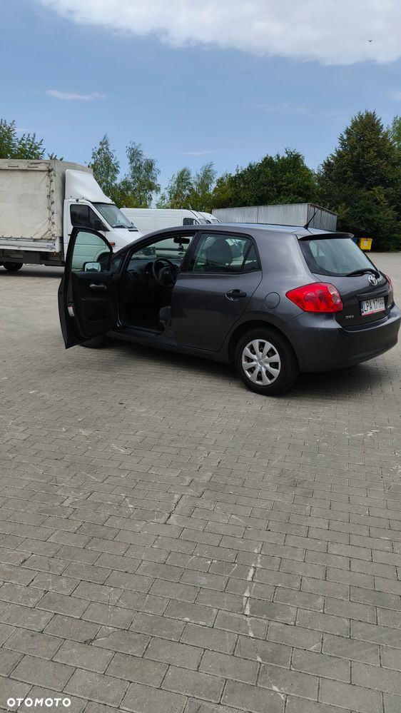 Toyota Auris 1.4 D-4D Luna - 2