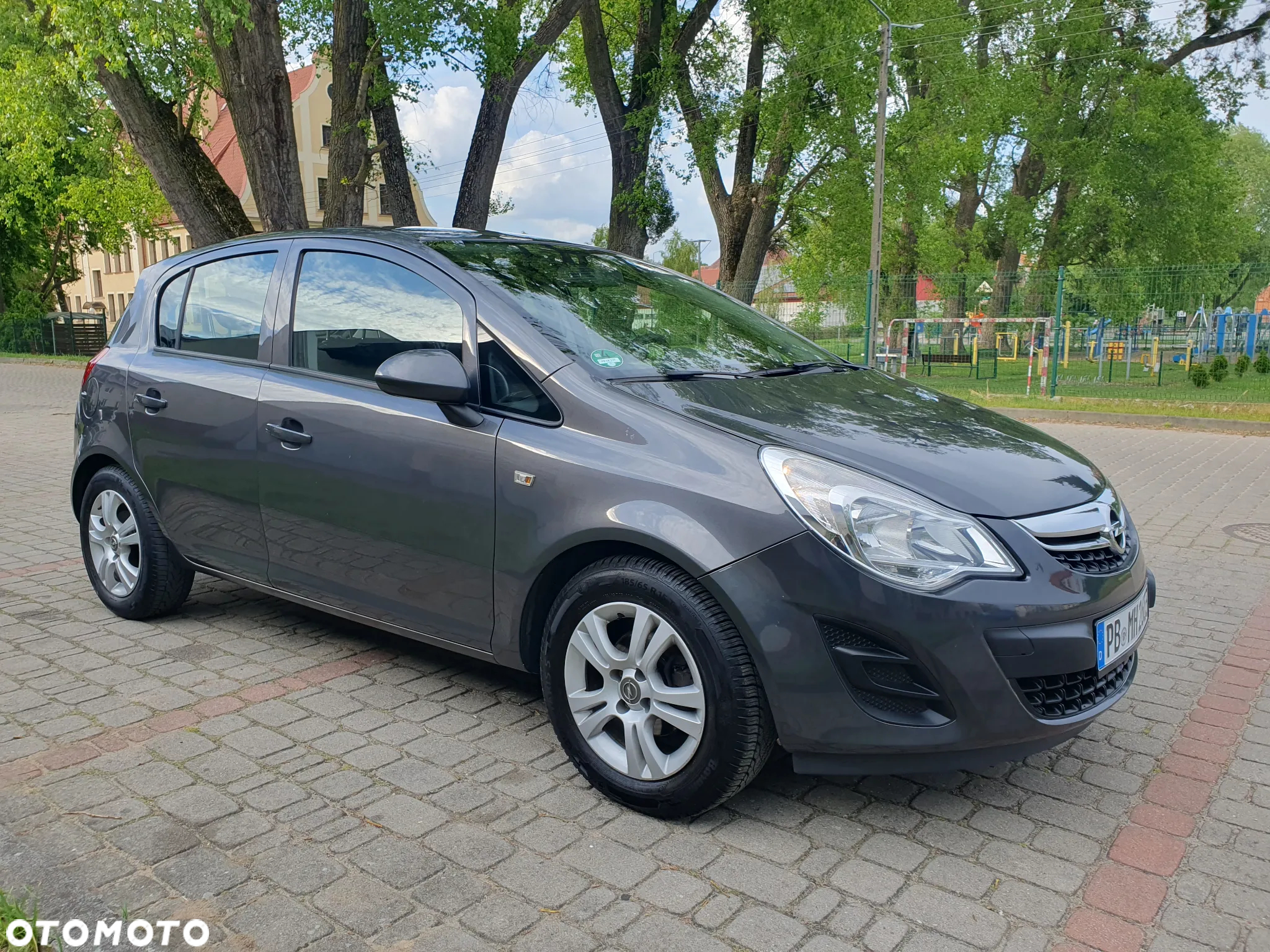 Opel Corsa 1.2 16V Cosmo - 4