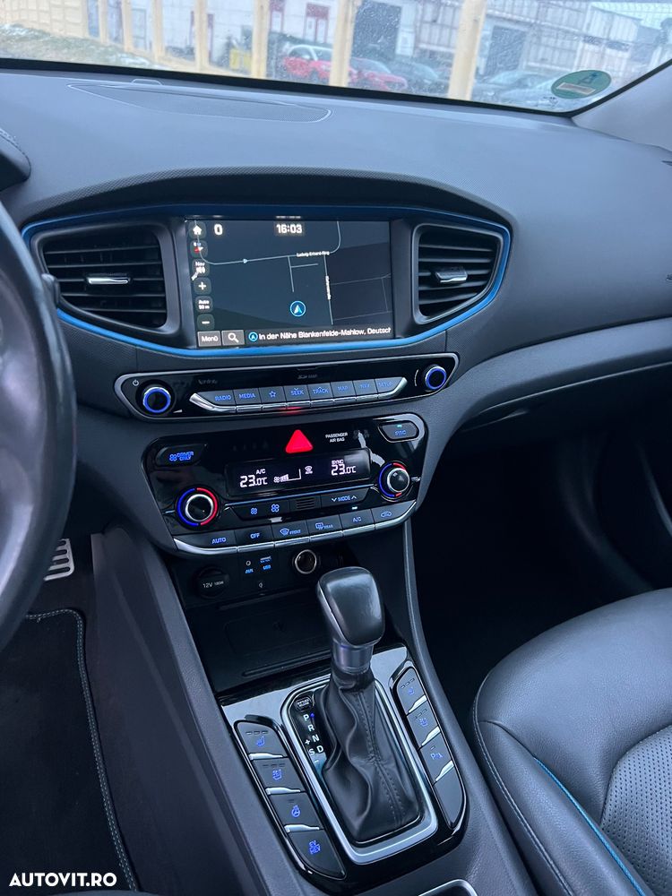 Hyundai IONIQ 1.6 GDI Premium - 22