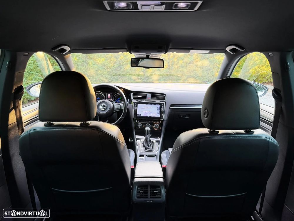 VW Golf R 4Motion BlueMotion DSG - 11